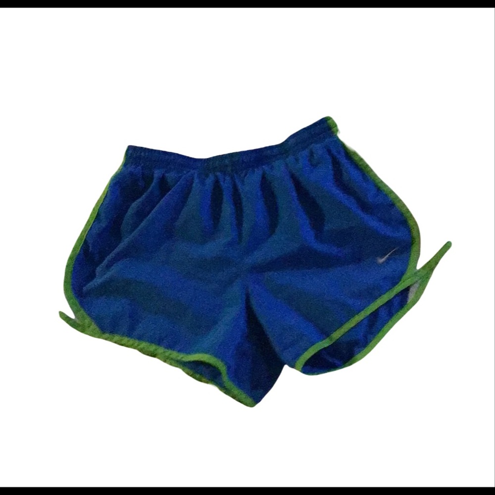 Youth Nike dri fit lined athletic shorts in great preowned condition. Size large